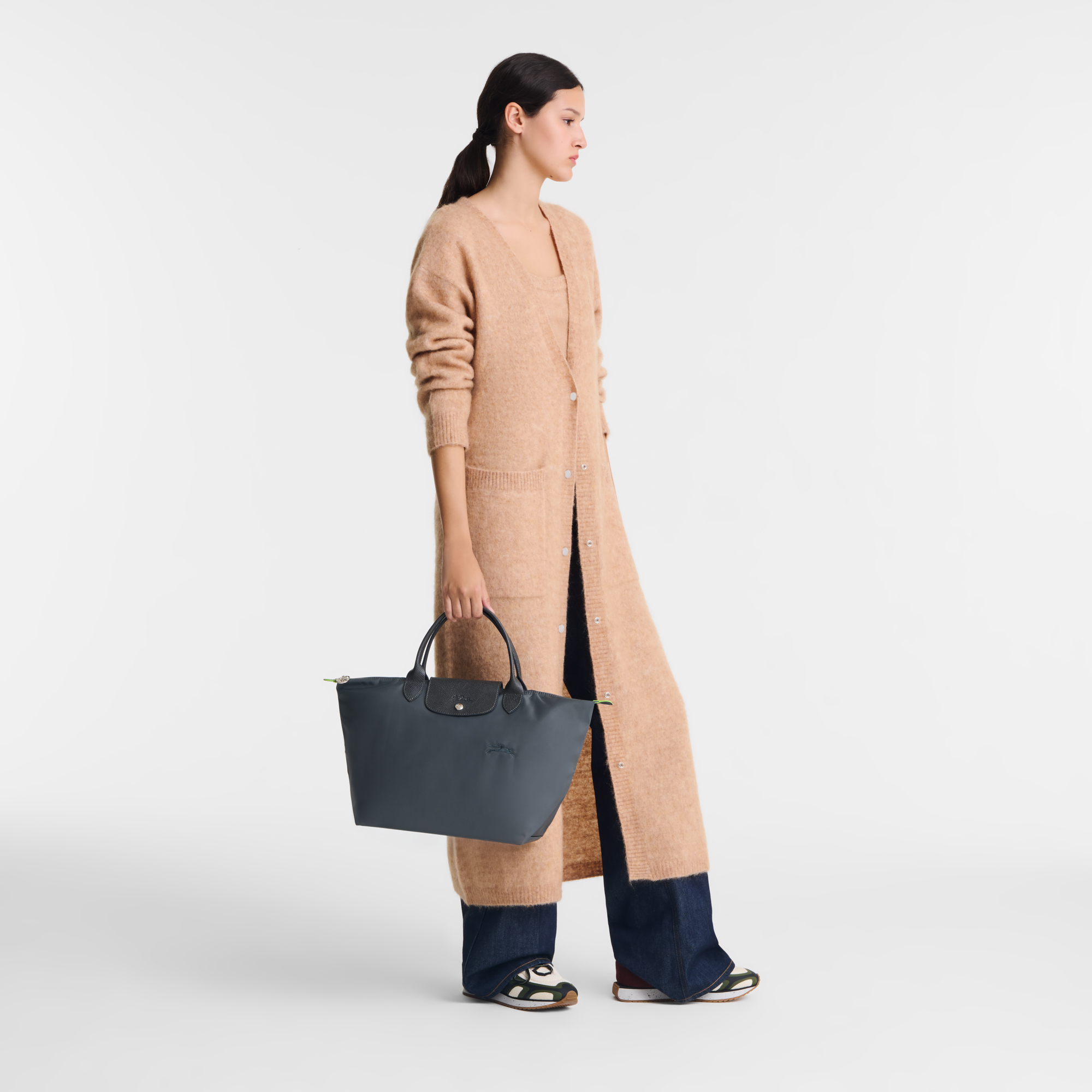 Le Pliage Green M Handbag / Graphite - Recycled canvas - Image 2